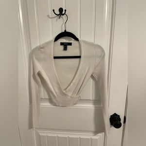 Forever 21 White Knit V-Neck Cropped Sweater Size Small